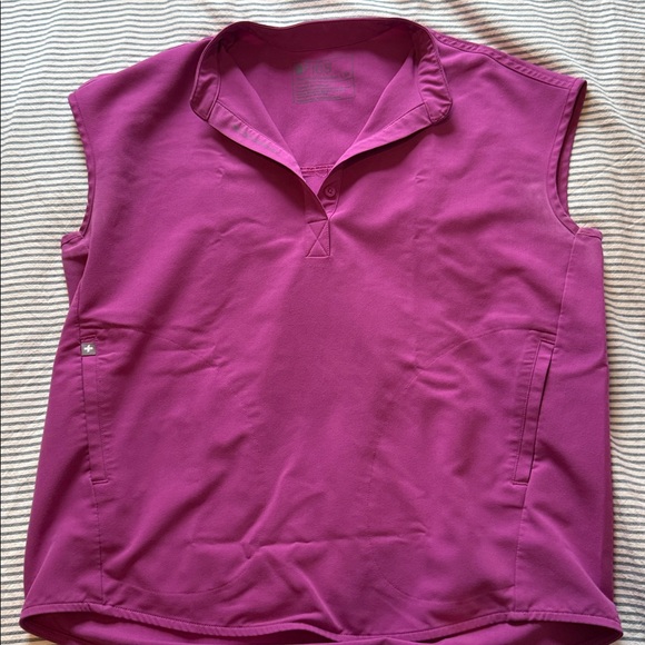 FIGS Bright Fuchsia Scrub Set - Picture 2 of 6